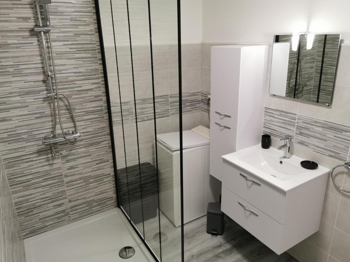 Appartement Cosy Entierement Equipe วีเนิฟ-โซร์-ล็อต ภายนอก รูปภาพ